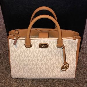Michael Kors Kellen Logo Satchel (Acorn/Vanilla)
